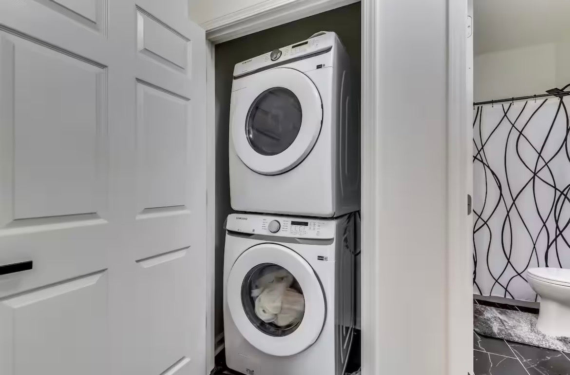 Modern Atlanta Getaway W/Pool $500 Per Night
