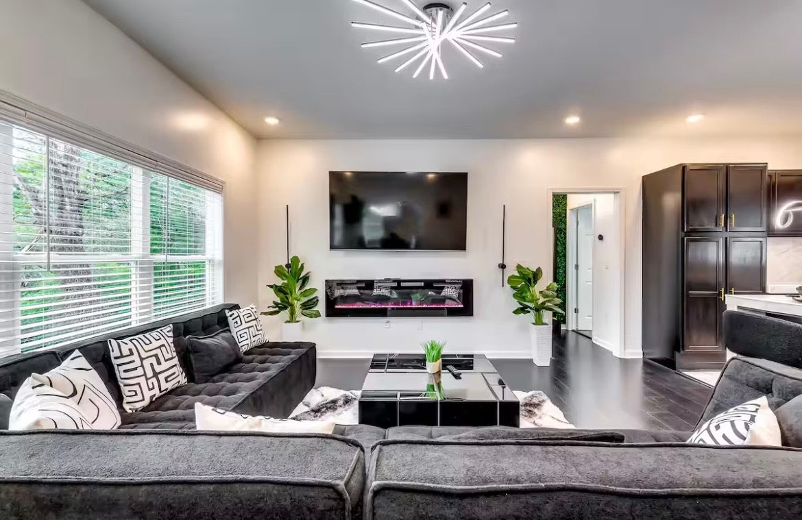 Modern Atlanta Getaway W/Pool $500 Per Night