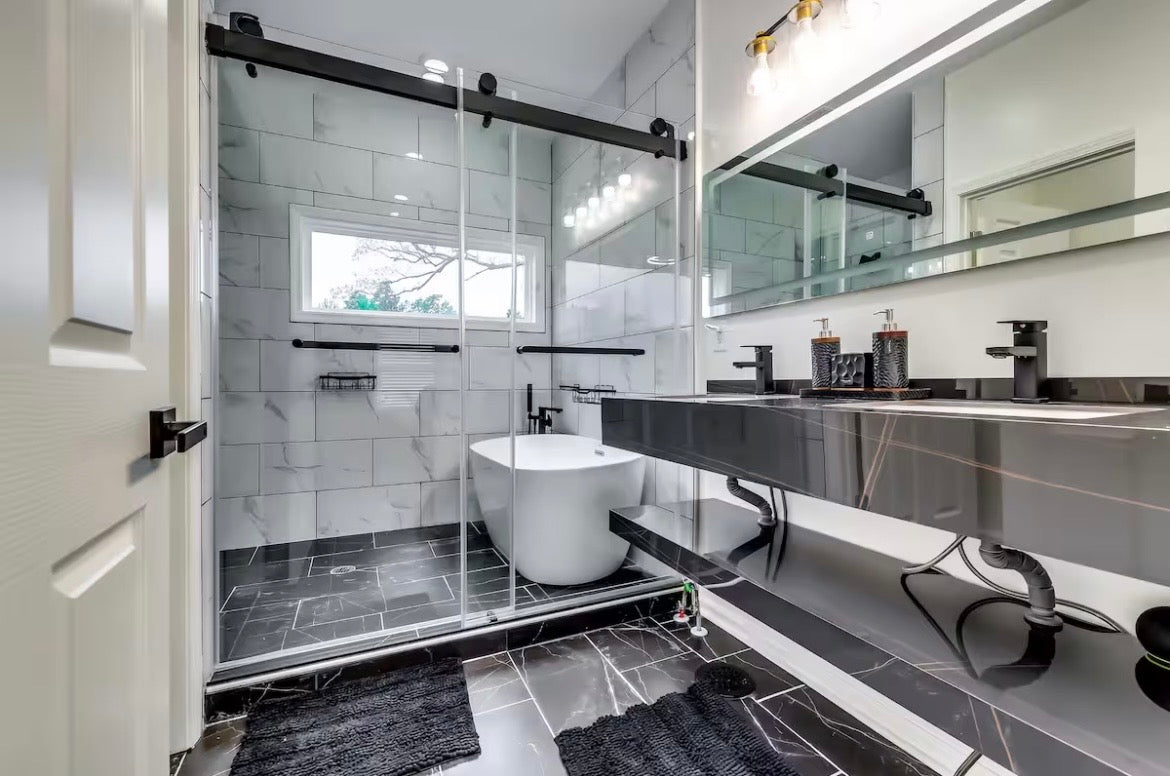 Modern Atlanta Getaway W/Pool $500 Per Night