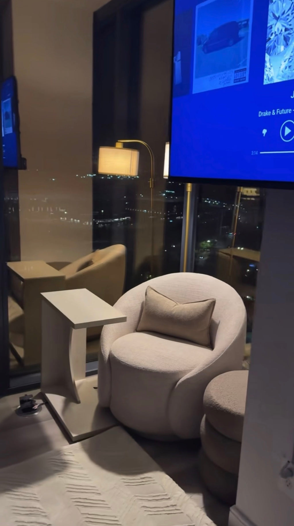 Luxury Atlanta Penthouse W/ Skyline Views